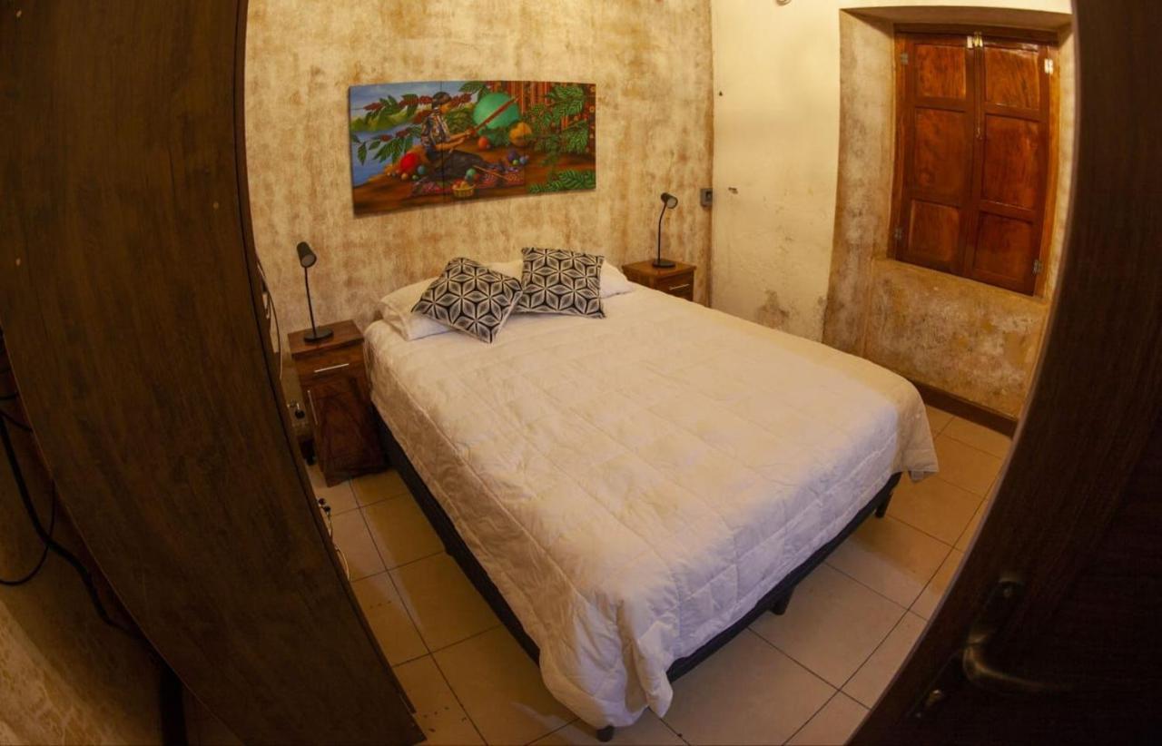 Hot Chipilin Hostel Antigua Bagian luar foto