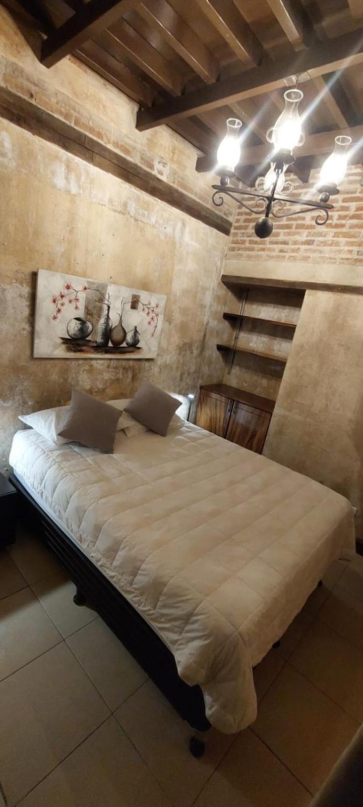 Hot Chipilin Hostel Antigua Bagian luar foto