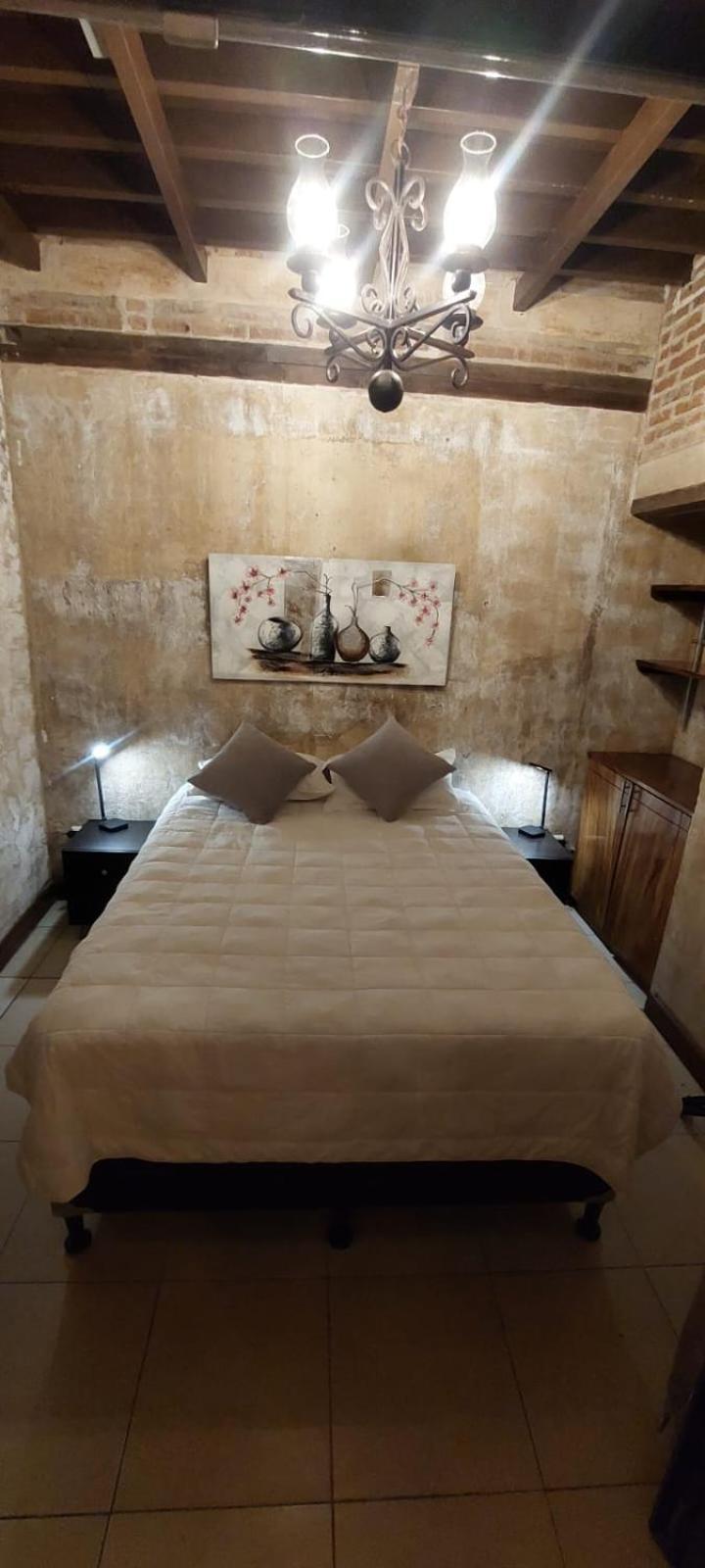 Hot Chipilin Hostel Antigua Bagian luar foto