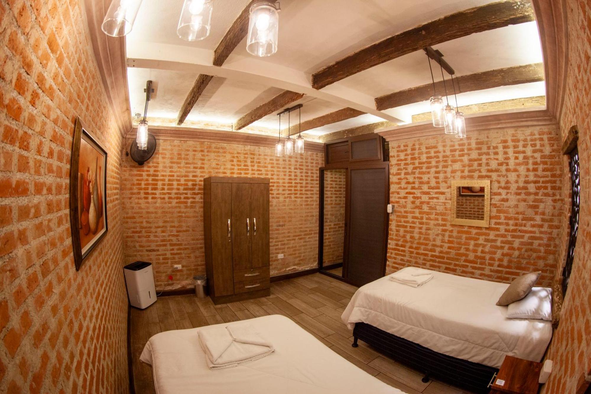 Hot Chipilin Hostel Antigua Bagian luar foto