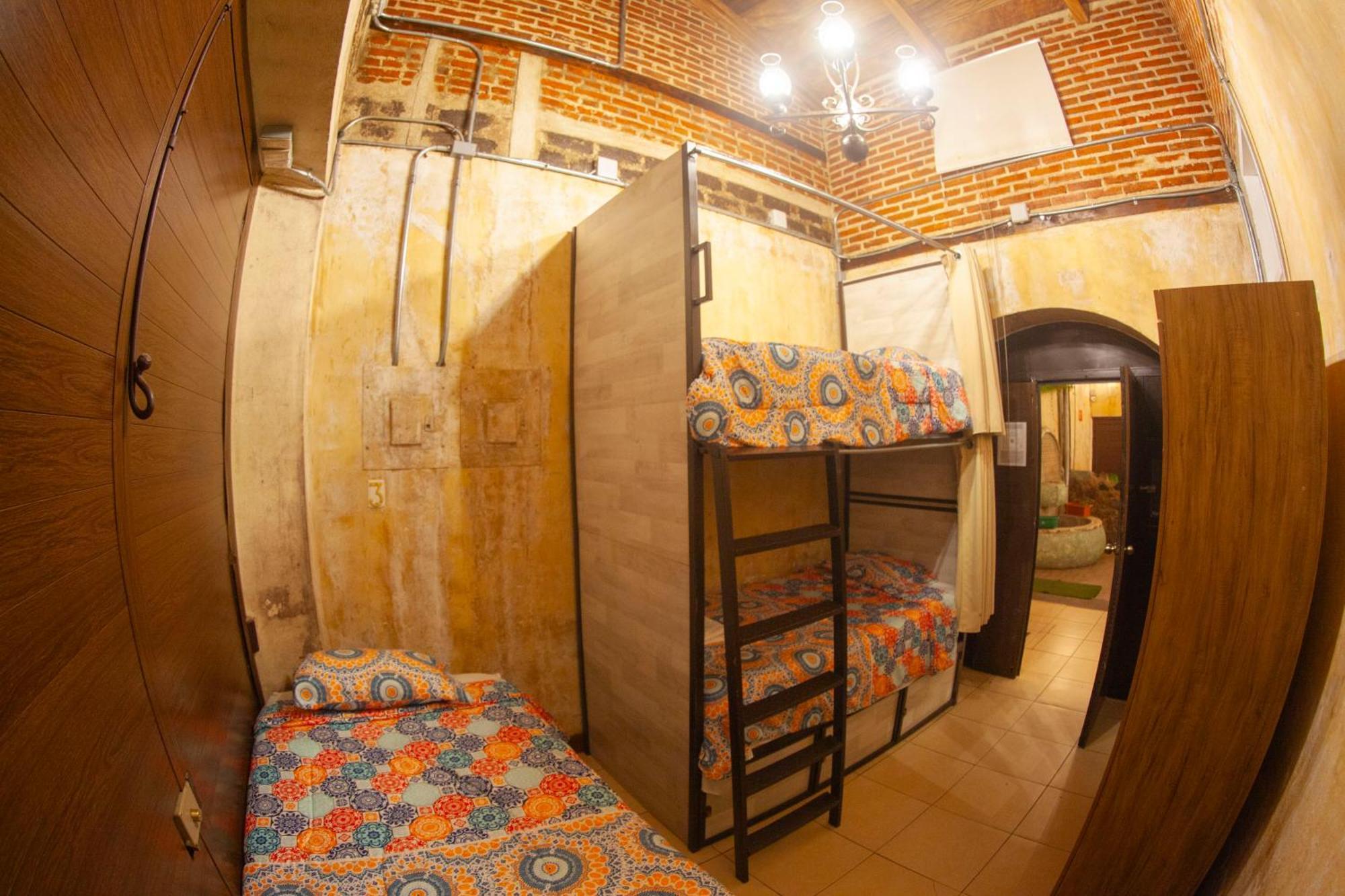 Hot Chipilin Hostel Antigua Bagian luar foto