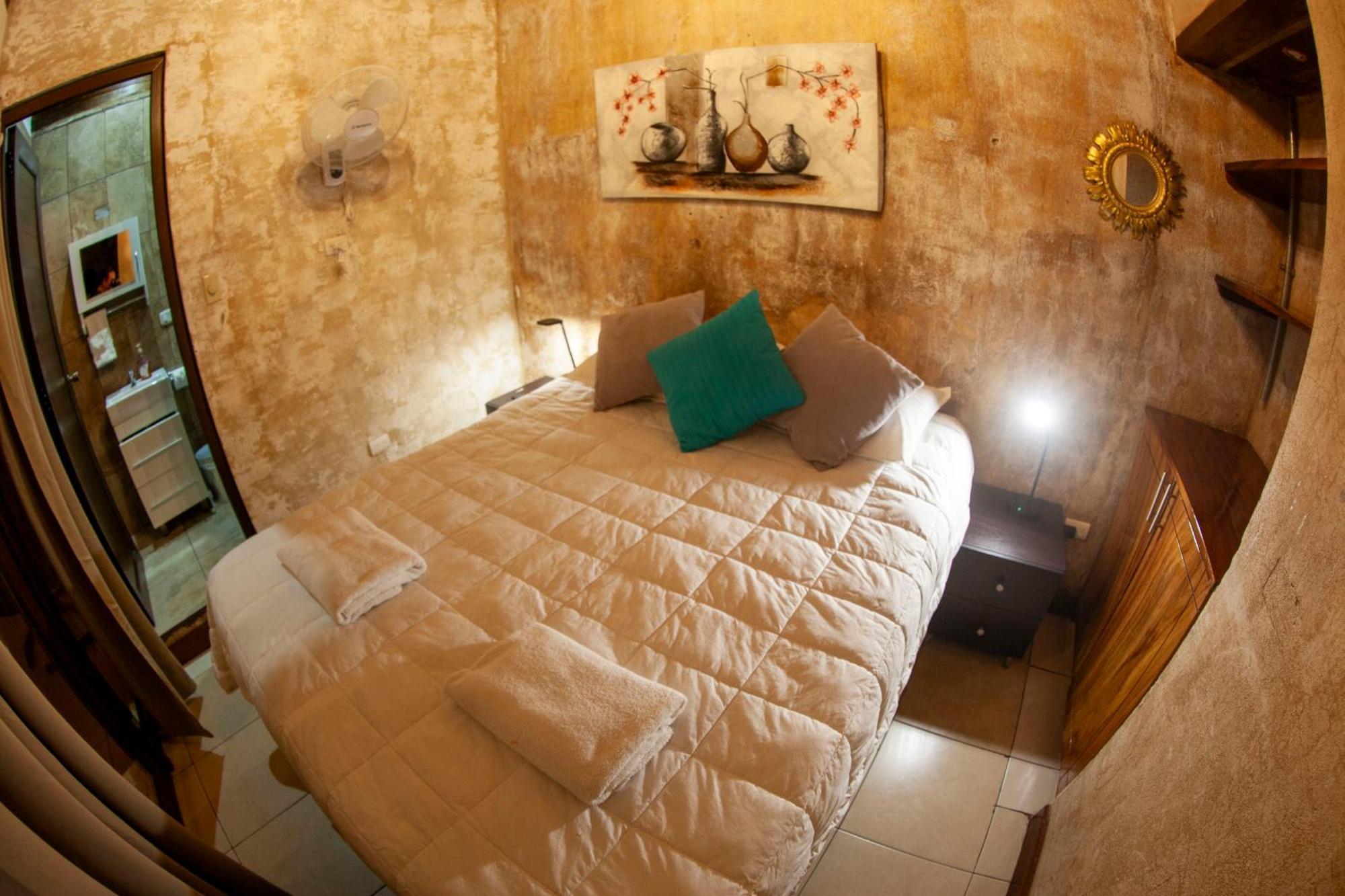Hot Chipilin Hostel Antigua Bagian luar foto
