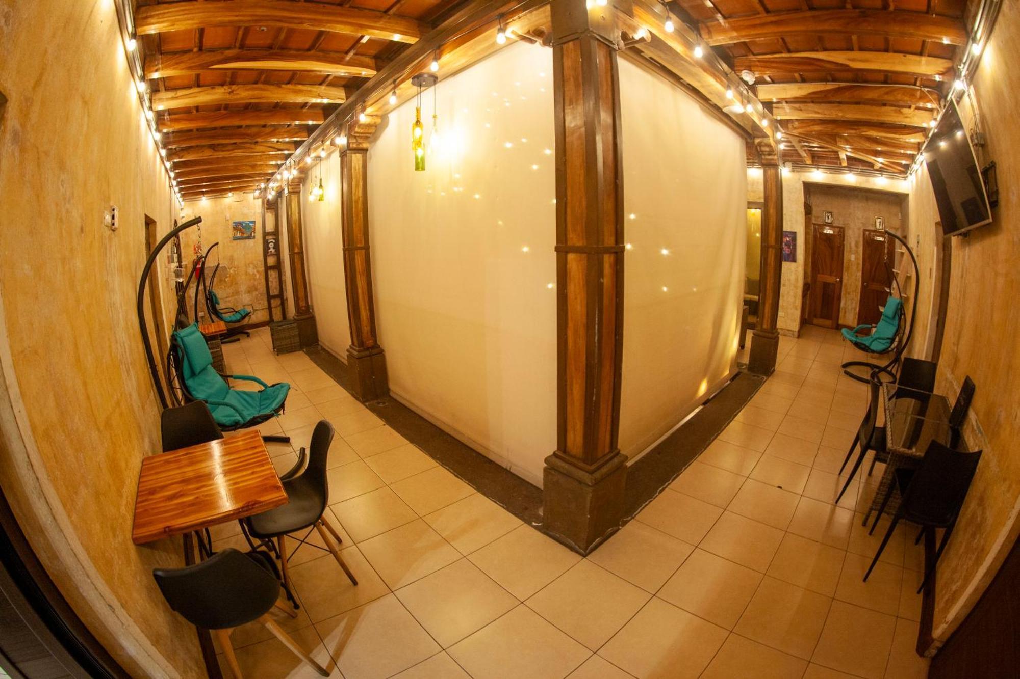 Hot Chipilin Hostel Antigua Bagian luar foto