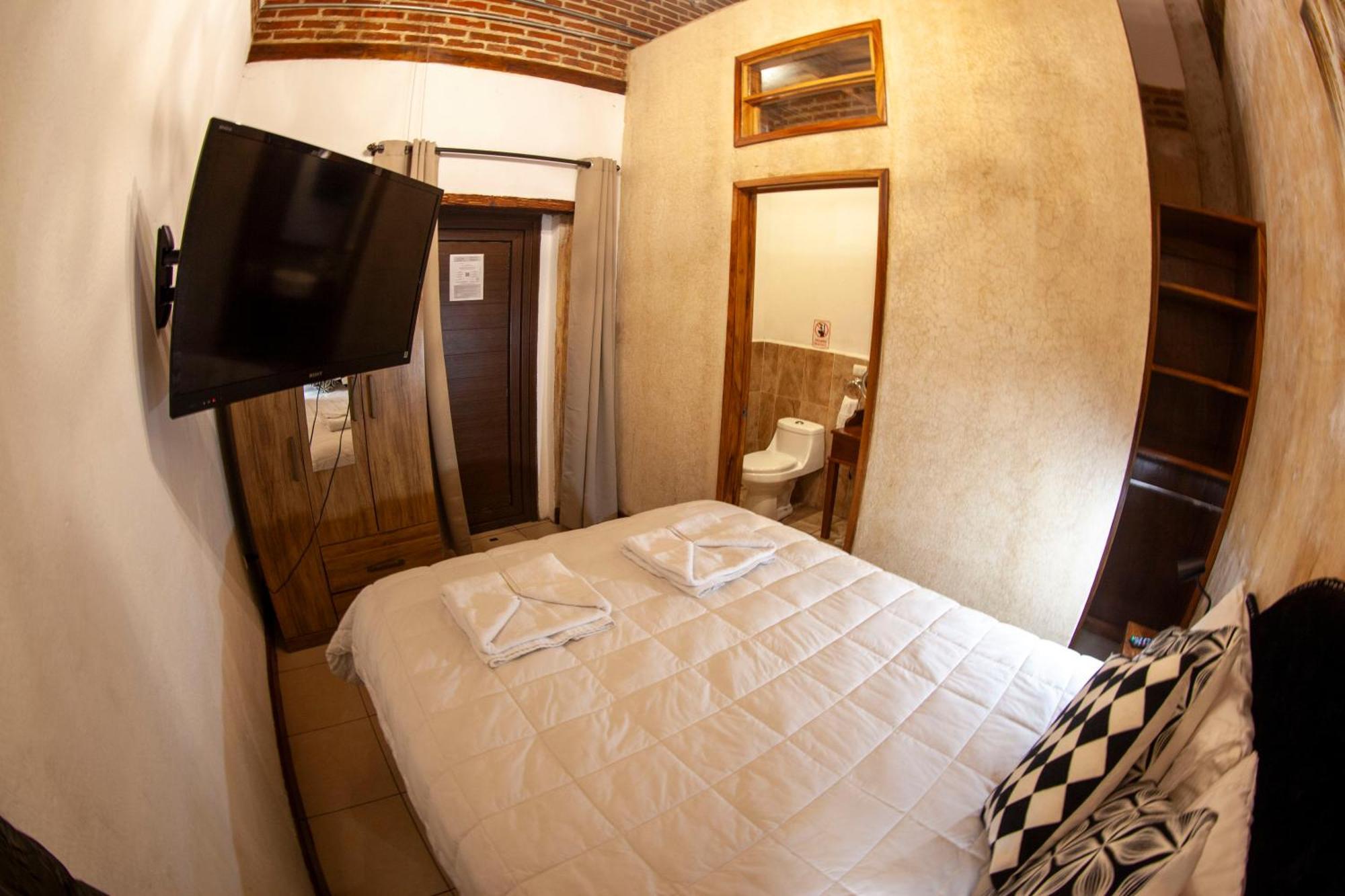 Hot Chipilin Hostel Antigua Bagian luar foto