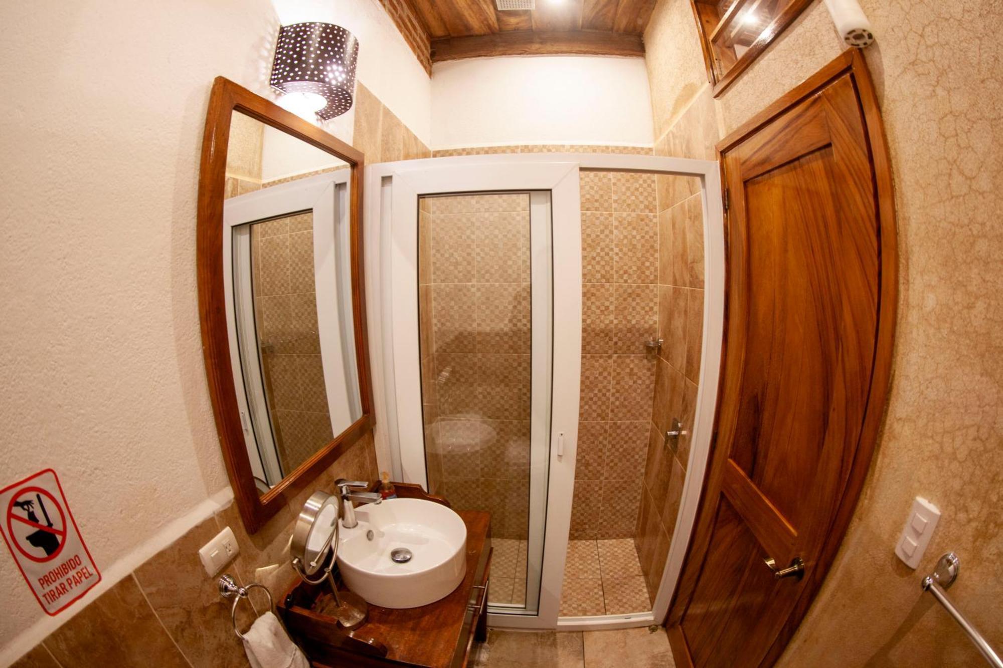 Hot Chipilin Hostel Antigua Bagian luar foto